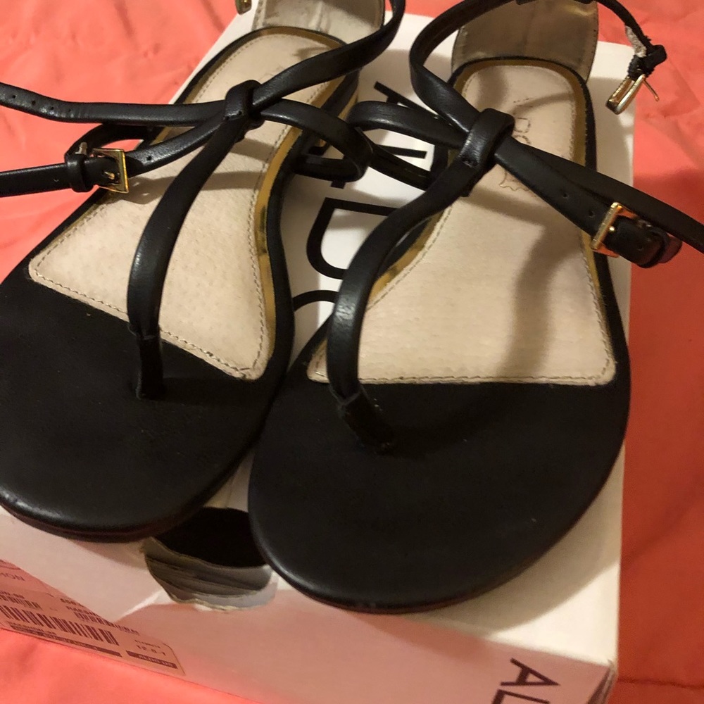 Sandals - Picture 3 of 4